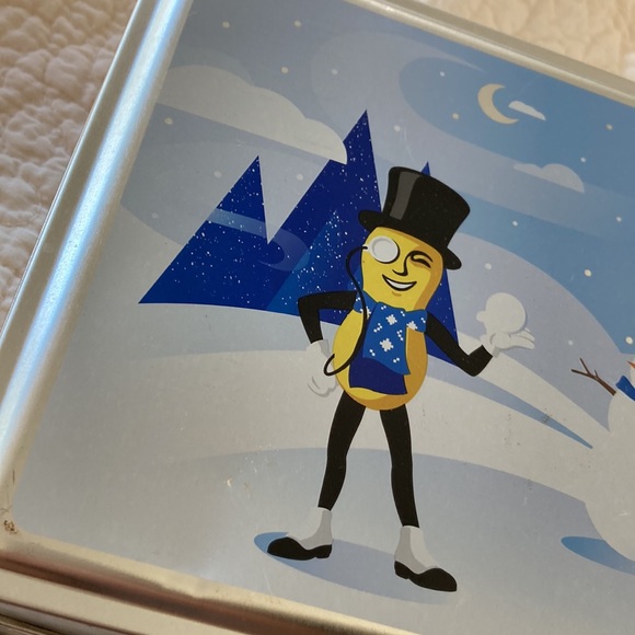 5/$25 Vintage Mr peanut tin. Mr peanut and snowman. Vintage modern look. - Picture 2 of 6